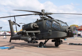 «Спортивный тюнинг» вертолета Apache показали на видео