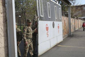 Эпидемия коронавируса в Армении: военные массово дезертируют, общество ропчет