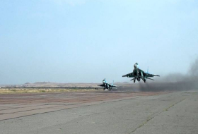 Азербайджан поднял в небо МиГ-29 и Су-25 (ВИДЕО)
