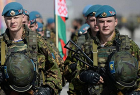 Армия Беларуси продолжает подготовку к параду Победы в Минске 9 мая