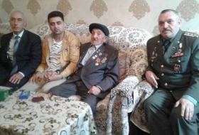 В Азербайджане 95-летний ветеран ВОВ награжден памятной медалью