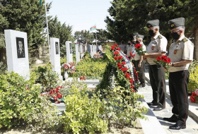 Азербайджанские военнослужащие почтили память Мубариза Ибрагимова