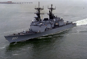 Ракетный эсминец ВМС США после карантина вышел в море