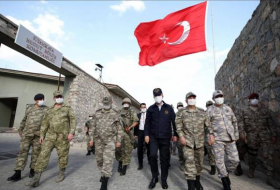 Министр обороны Турции и командующие родами войск проводят инспекции на границе