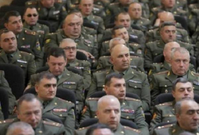В Армении военные торгуют должностями: меняются «артисты», но не сюжет пьесы