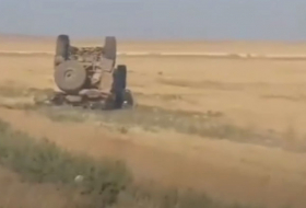 Американский бронеавтомобиль перевернулся на севере Сирии - ВИДЕО
