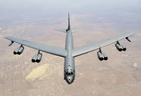 ВВС США решили защитить несколько бомбардировщиков B-52 от урагана «Лаура»