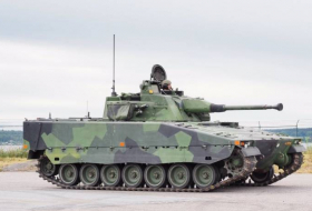 Шведская армия приняла на вооружение юбилейную боевую машину Strf90