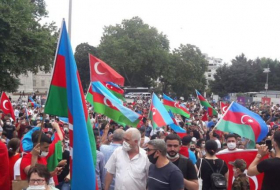 Азербайджанцы в Москве массово обращаются в посольство с целью отправки на фронт