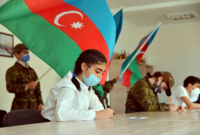 Азербайджанские школьники поддержали Национальную Армию - ФОТО