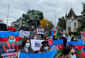 В Швейцарии прошла акция протеста против ракетного обстрела Гянджи - ФОТО