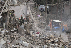 Завершены поисково-спасательные работы в разрушенном ракетой здании в Гяндже