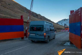 Минообороны Армении: Перед демаркацией границы были установлены временные ворота, чтобы остановить движение в Кельбаджар