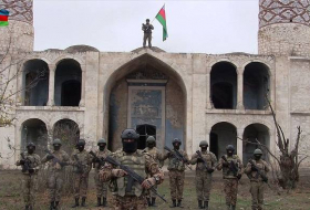 Азербайджанская Армия водрузила флаг в Агдаме - ВИДЕО