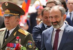 Генерал Акопян: Пашинян – псих, он болен!