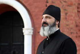 Протест армянского священника: «Пашинян - душевнобольной!»
