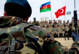 Хулуси Акар: Турецкие военспецы продолжают повышать уровень боеготовности Азербайджанской Армии