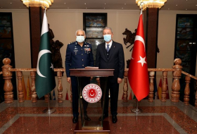 Хулуси Акар встретился с командующим ВВС Пакистана