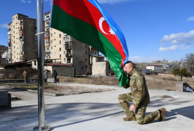Ильхам Алиев поднял флаг Азербайджана в городе Шуша 