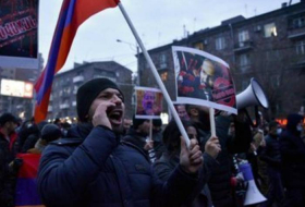 Отрезвляющий «Железный кулак»: о чем нужно помнить армянским торговцам иллюзиями?