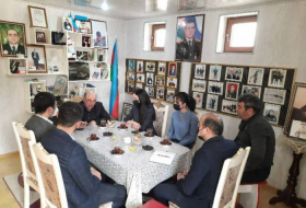 Представители правящей партии посетили семью офицера-шехида