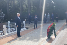 Председатель Генассамблеи ООН посетил могилу общенационального лидера Гейдара Алиева и Аллею шехидов