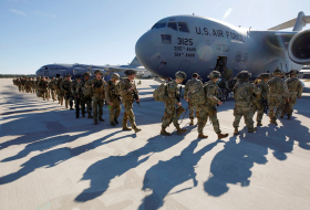 США при выводе войск из Афганистана оставят в регионе авианосец и направят бомбардировщики