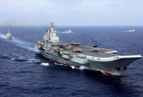Китайский авианосец «Ляонин» проплыл между японскими островами