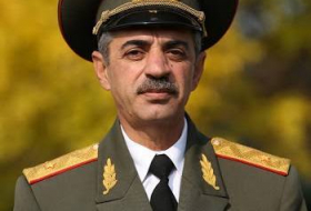 Армянский генерал удрал из заблокированного родителями без вести пропавших солдат здания Минобороны
