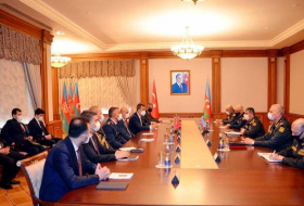 Закир Гасанов встретился с делегацией, представляющей компании оборонной промышленности Турции - ФОТО