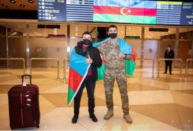 Двое азербайджанских ветеранов вернулись на родину после лечения в Турции - ФОТО