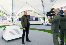 Президент Ильхам Алиев заложил фундамент новой мечети в Шуше - ФОТО