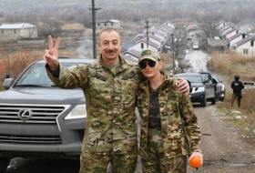 Президент Азербайджана Ильхам Алиев и первая леди Мехрибан Алиева находятся в поездке в Шуше - ФОТО