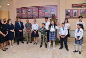 В бакинской школе прошло мероприятие «Марш Победы» - ФОТО