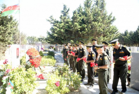 Военнослужащие Минобороны Азербайджана посетили могилу Национального героя Мубариза Ибрагимова