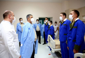 По случаю Дня Вооруженных Сил Азербайджана министр обороны посетил военный госпиталь - ВИДЕО