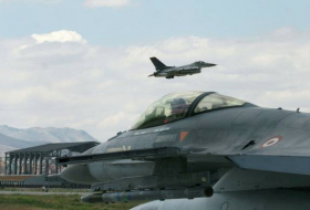 Истребитель F-16 ВВС Бельгии врезался в здание на нидерландской авиабазе