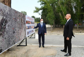 Ильхам Алиев ознакомился в Гяндже с последствиями ракетных атак Армении - ФОТО