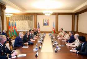 Министр обороны Азербайджана встретился с делегацией американского штата Оклахома