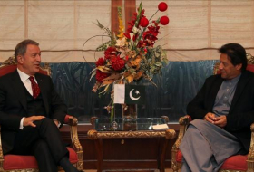 Премьер Пакистана и глава Минобороны Турции обсудили региональную безопасность - Обновлено
