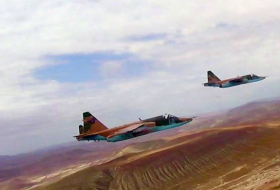 Авиационные средства ВВС Азербайджана выполняют учебно-тренировочные полеты - Видео