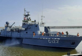Корабли ВМС Азербайджана причалили в иранском порту Энзели