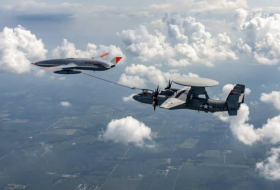Американский беспилотник MQ-25 Stingray впервые дозаправил в воздухе самолёт 
