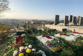 От голода армяне грабят кладбища и распродают мрамор и гранит