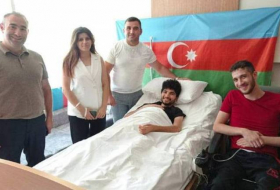 Делегация фонда YAŞAT посетила находящихся на лечении в Турции ветеранов - Фото