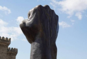 В Баку состоялось открытие памятника «Железный кулак» - Фото