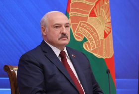Лукашенко заявил, что РФ поставит Белоруссии самолеты, вертолеты и, возможно, С-400
