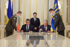 Украина и Турция подписали меморандум о строительстве центра обслуживания Bayraktar