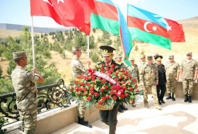 Прошло военное шествие к мемориалу в память о турецких шехидах в Аджидере – Фото/Видео