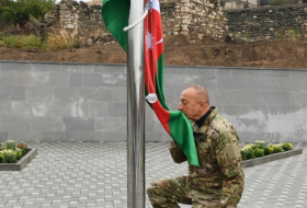 Ильхам Алиев поднял флаг Азербайджана в селе Талыш Тертерского района